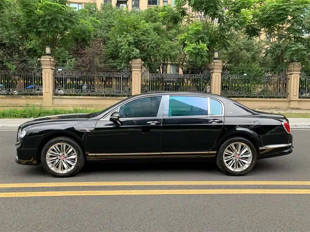 Bentley Flying Spur 2010 — фото 7