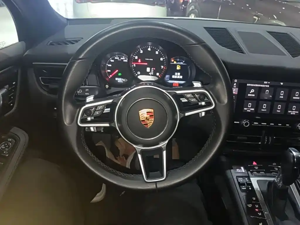 Porsche Macan 2019 — фото 11