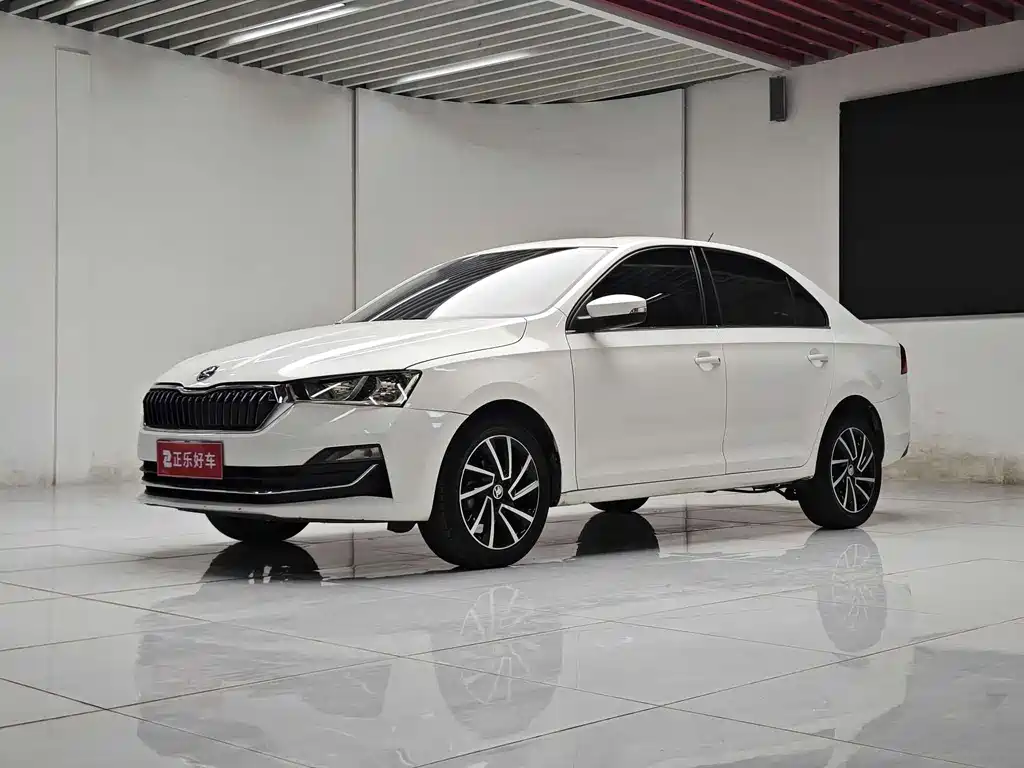Skoda Rapid 2023 — фото 1