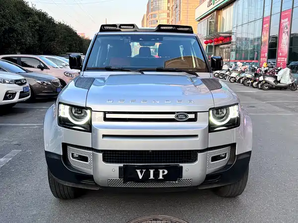 Land Rover Defender 2021