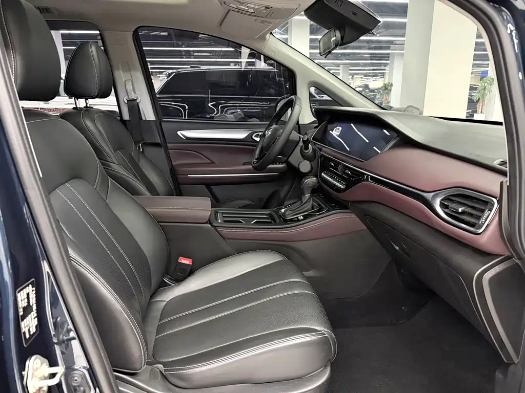 GAC Motor Trumpchi M6 2023 — фото 11