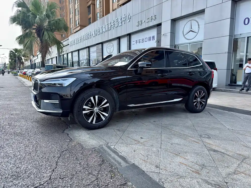 Volvo XC60 2023 — фото 2