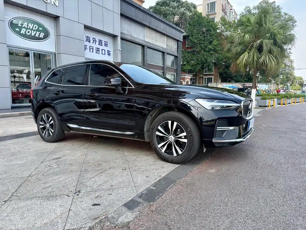Volvo XC60 2023 — фото 3