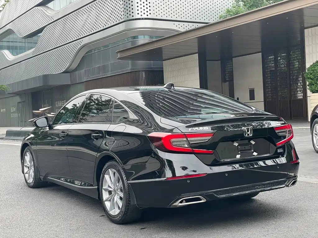 Honda Accord 2022 — фото 15