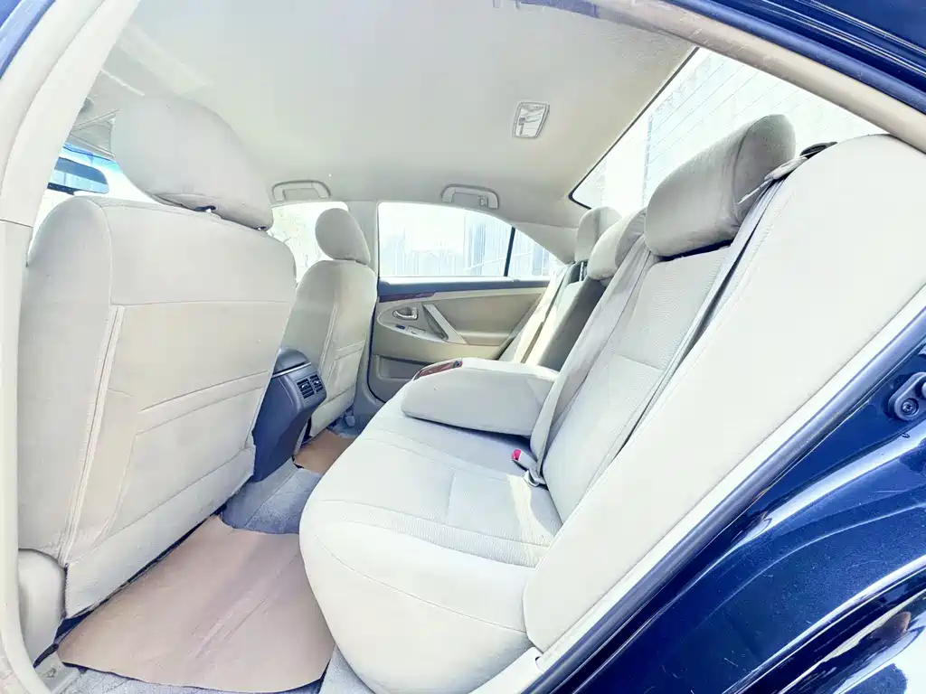 Toyota Camry 2014 — фото 6