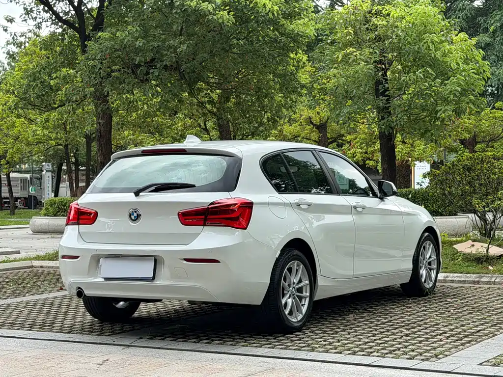 BMW 1 Series 2015 — фото 18
