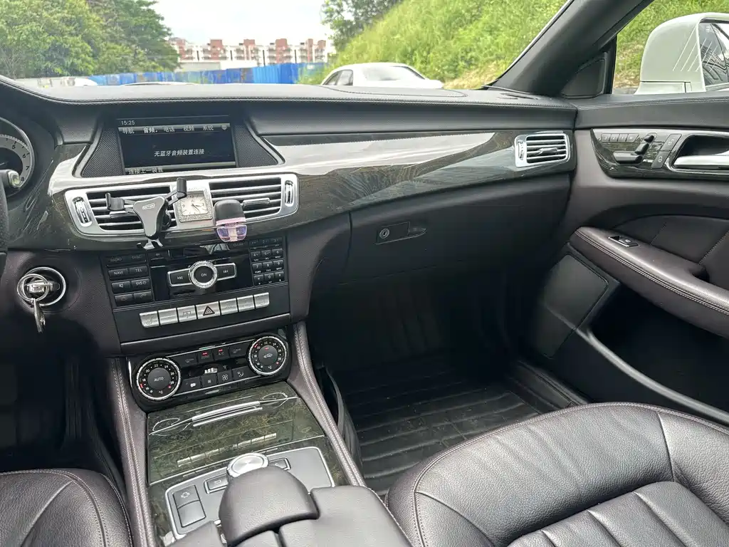 Mercedes-Benz CLS 2013 — фото 10