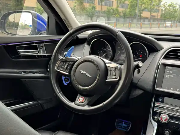 Jaguar XEL 2019