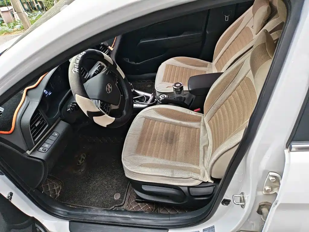 Hyundai Elantra 2019 — фото 8