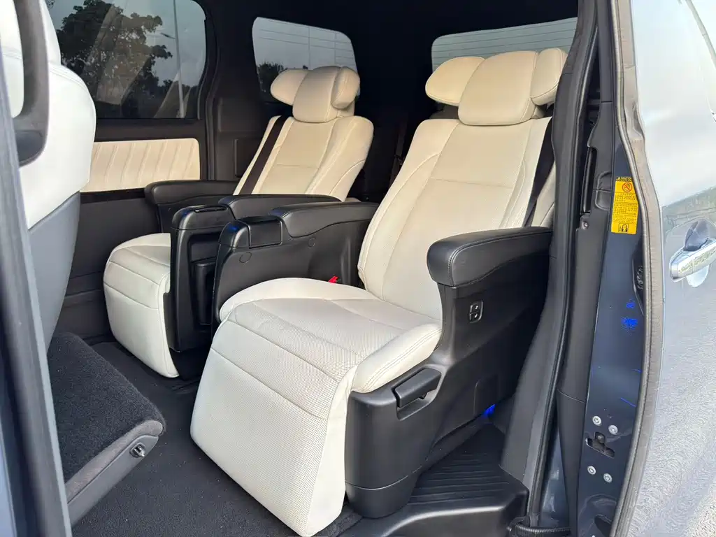 Toyota Alphard 2012 — фото 12