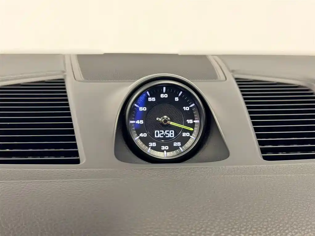 Porsche Cayenne New Energy 2019 — фото 13