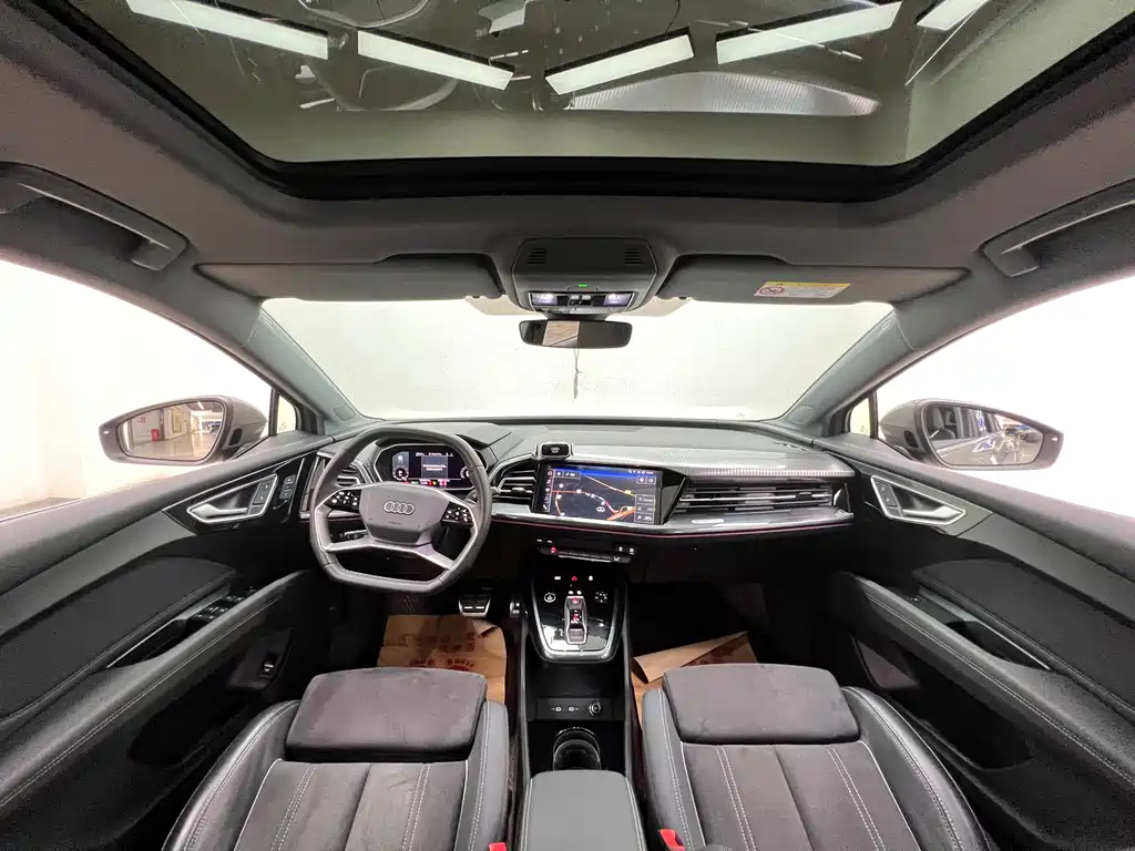 Audi Q4 e-tron 2022 — фото 19