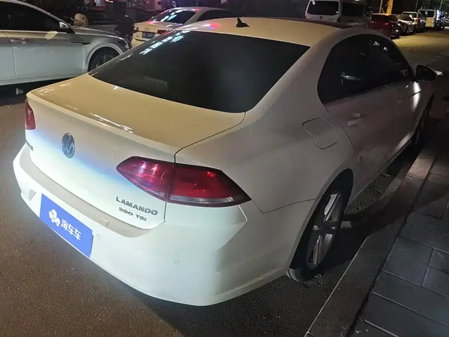 Volkswagen Lamando 2015 — фото 3