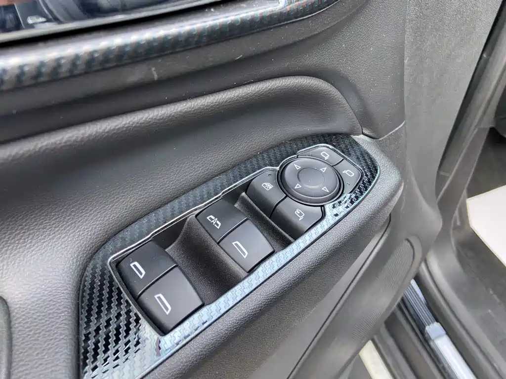 Chevrolet Equinox 2018 — фото 16