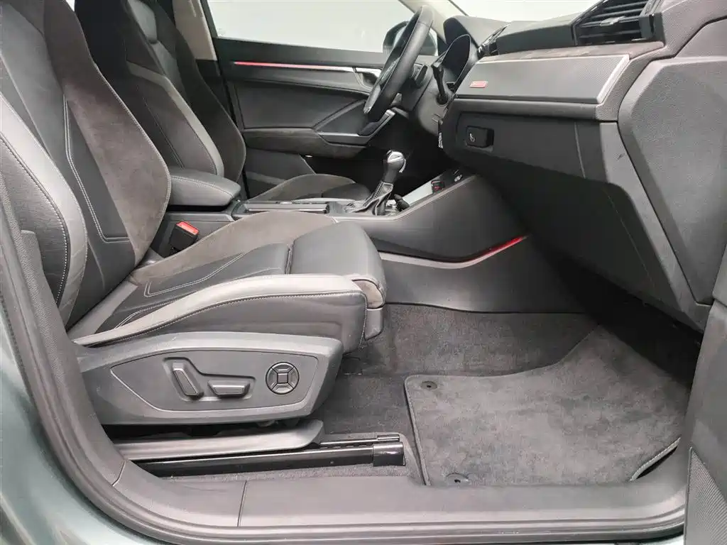 Audi Q3 Sportback 2021 — фото 17