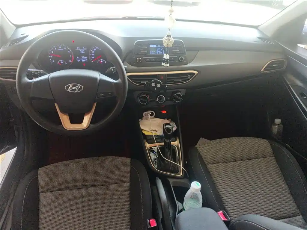 Hyundai Elantra 2019 — фото 10