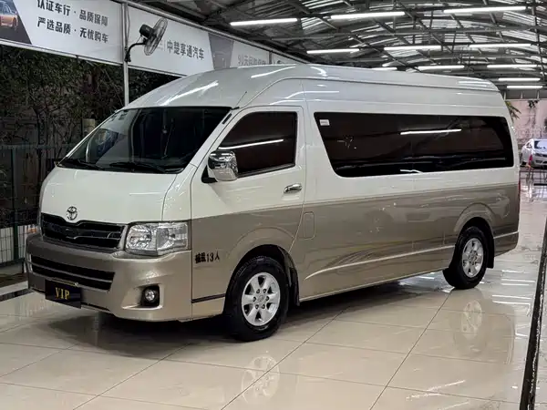 Toyota HIACE 2012