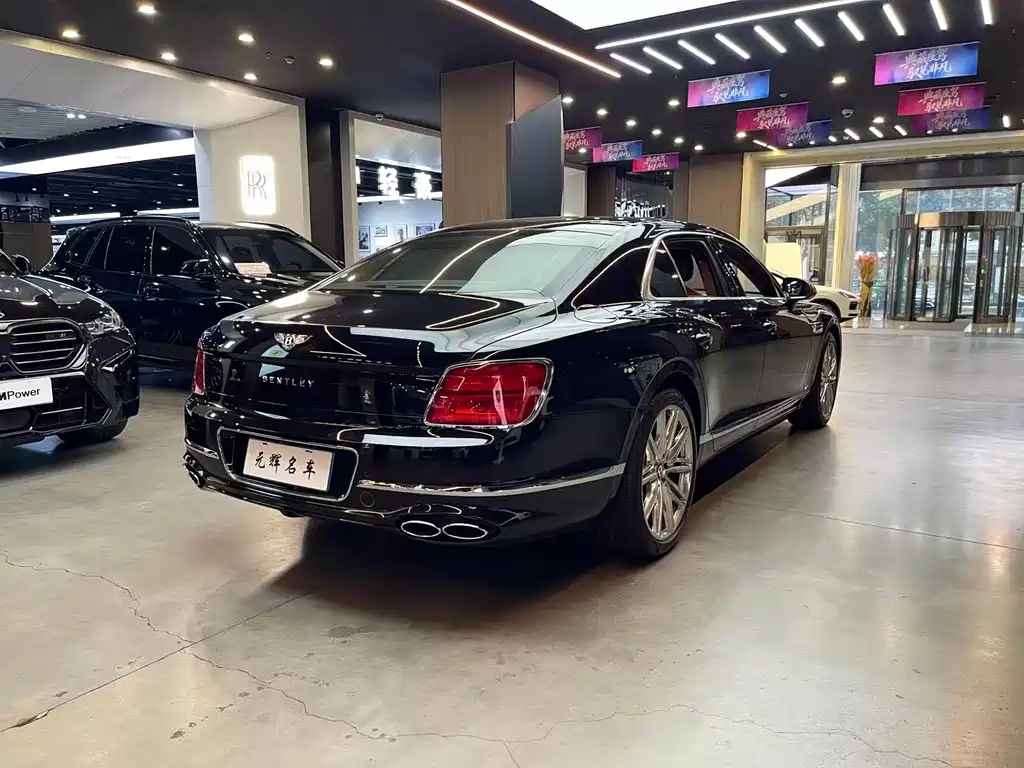 Bentley Flying Spur 2022 — фото 19