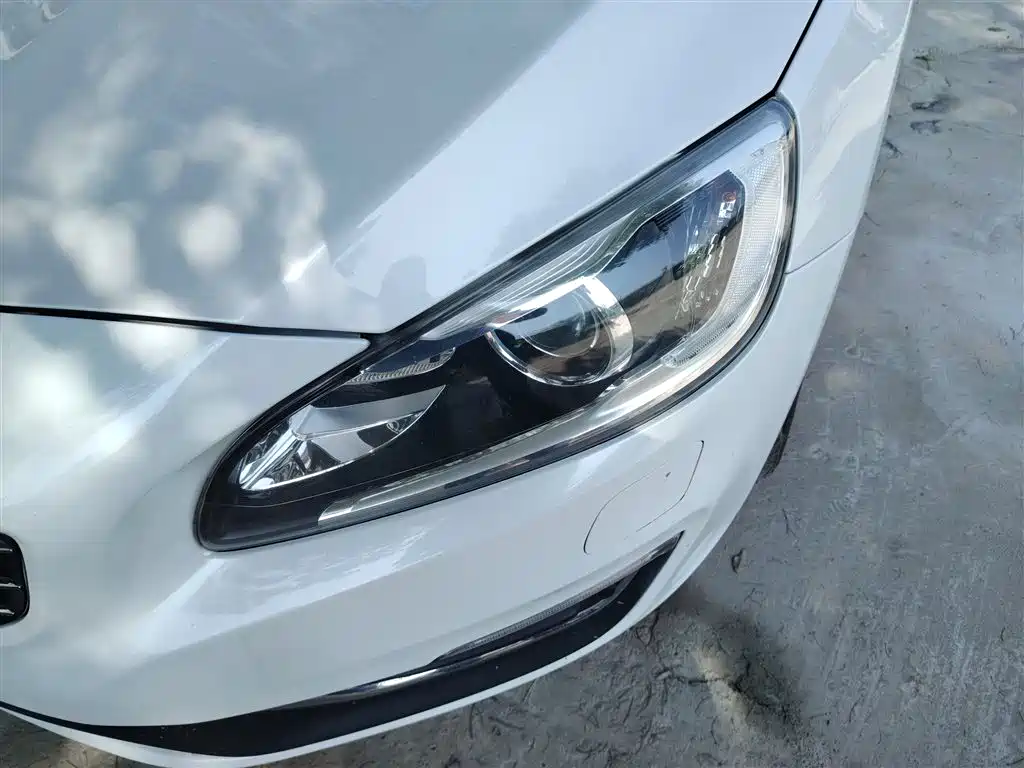 Volvo V60 2016 — фото 18