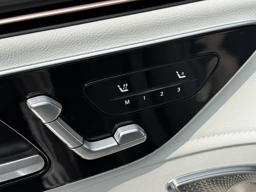 Mercedes-Benz EQE SUV 2023 — фото 11
