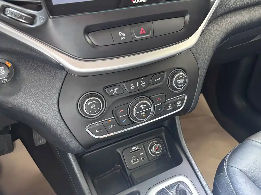 Jeep Cherokee 2021 — фото 14