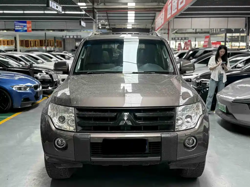 Mitsubishi Pajero 2010