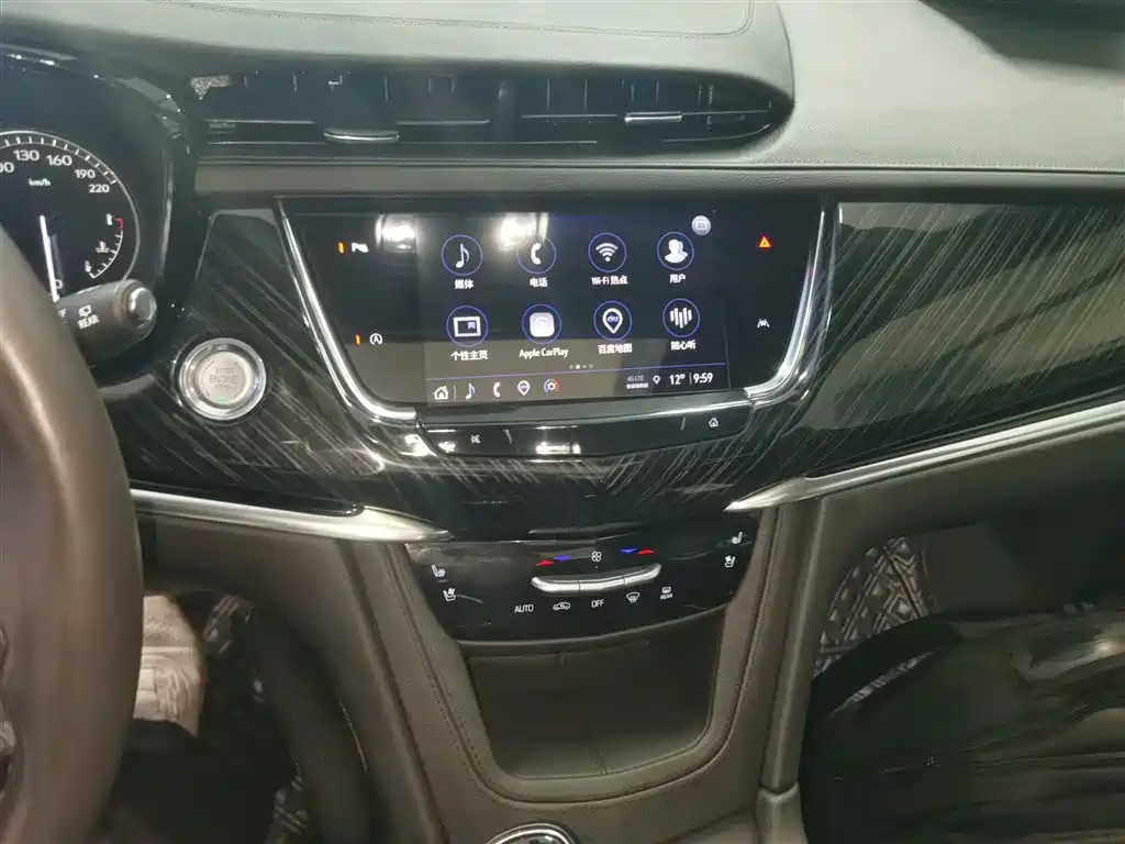 Cadillac XT6 2023 — фото 13