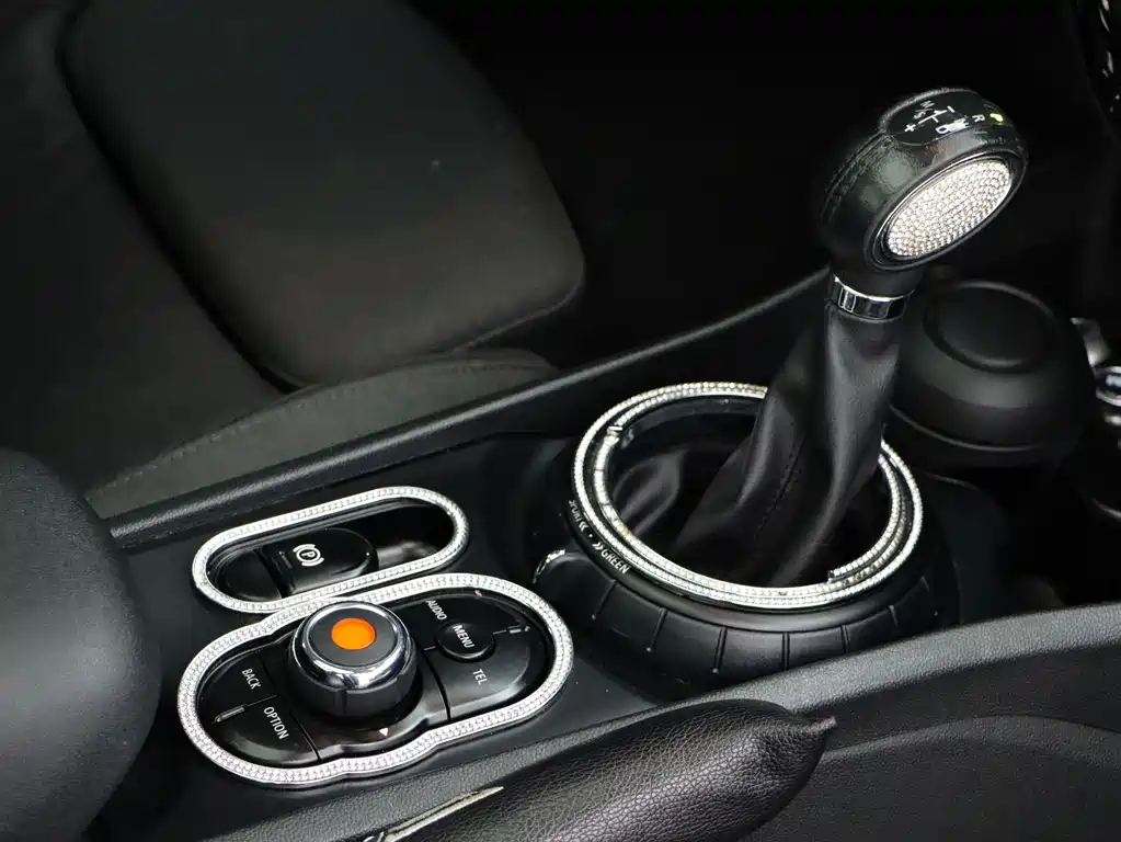MINI Clubman 2017 — фото 13