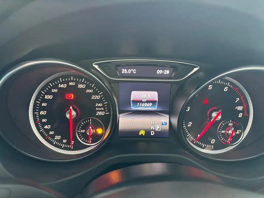 Mercedes-Benz GLA 2018 — фото 10