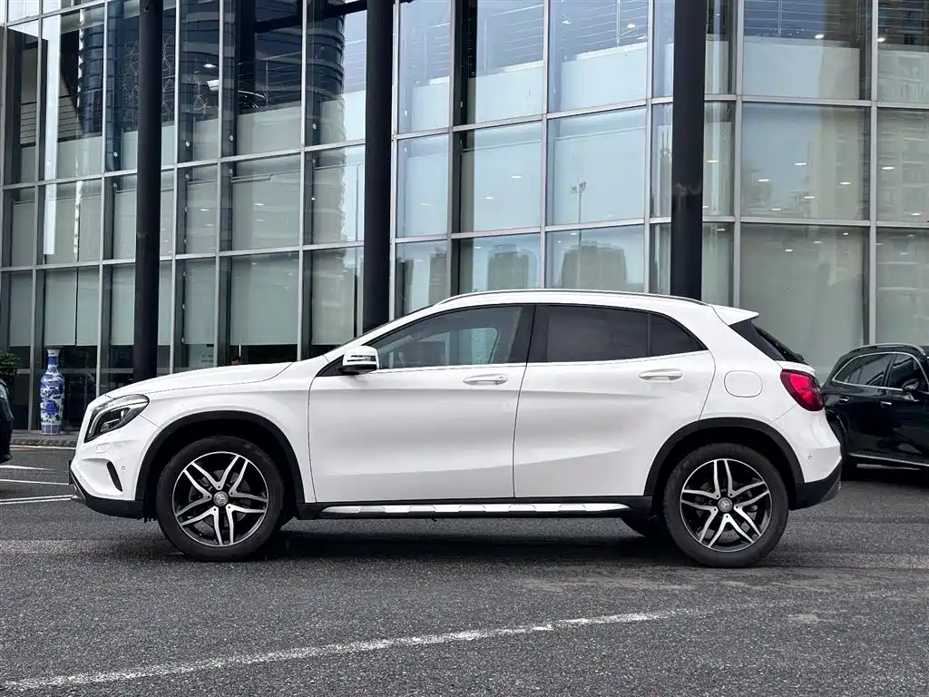 Mercedes-Benz GLA 2015