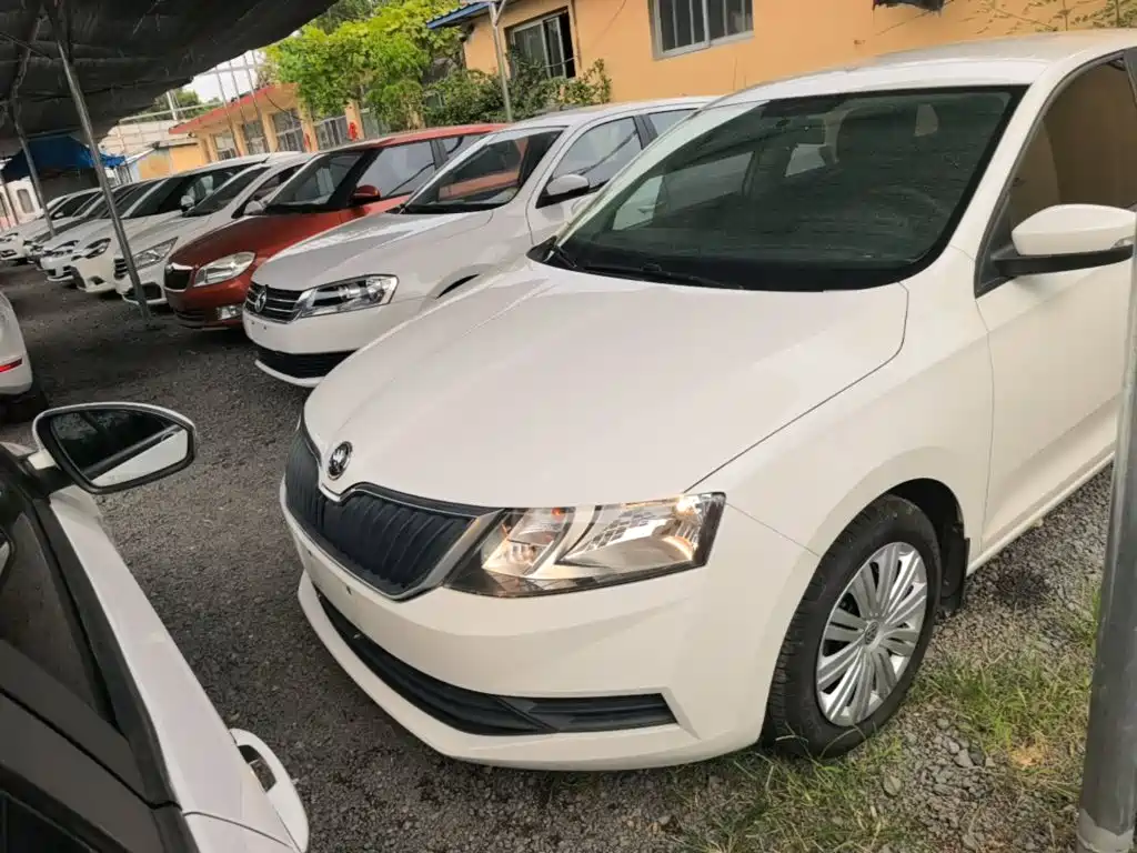 Skoda Rapid Spaceback 2019 — фото 3