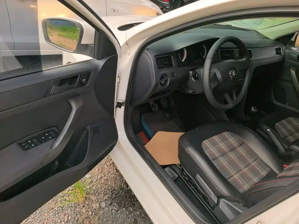 Skoda Rapid Spaceback 2019 — фото 16
