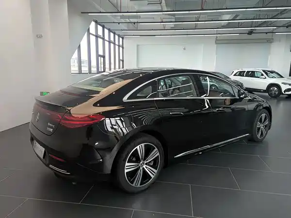 Mercedes-Benz EQE 2025
