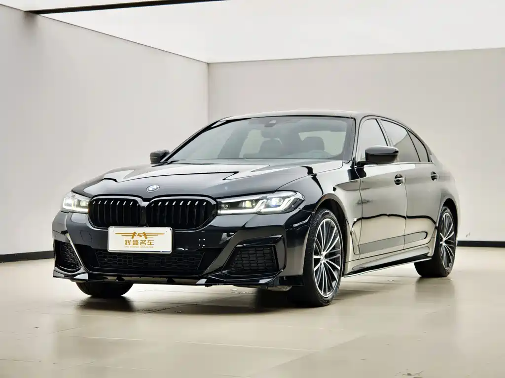 BMW 5 Series 2022 — фото 1