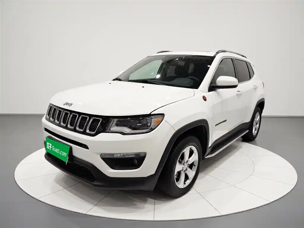Jeep Compass 2018 — фото 2