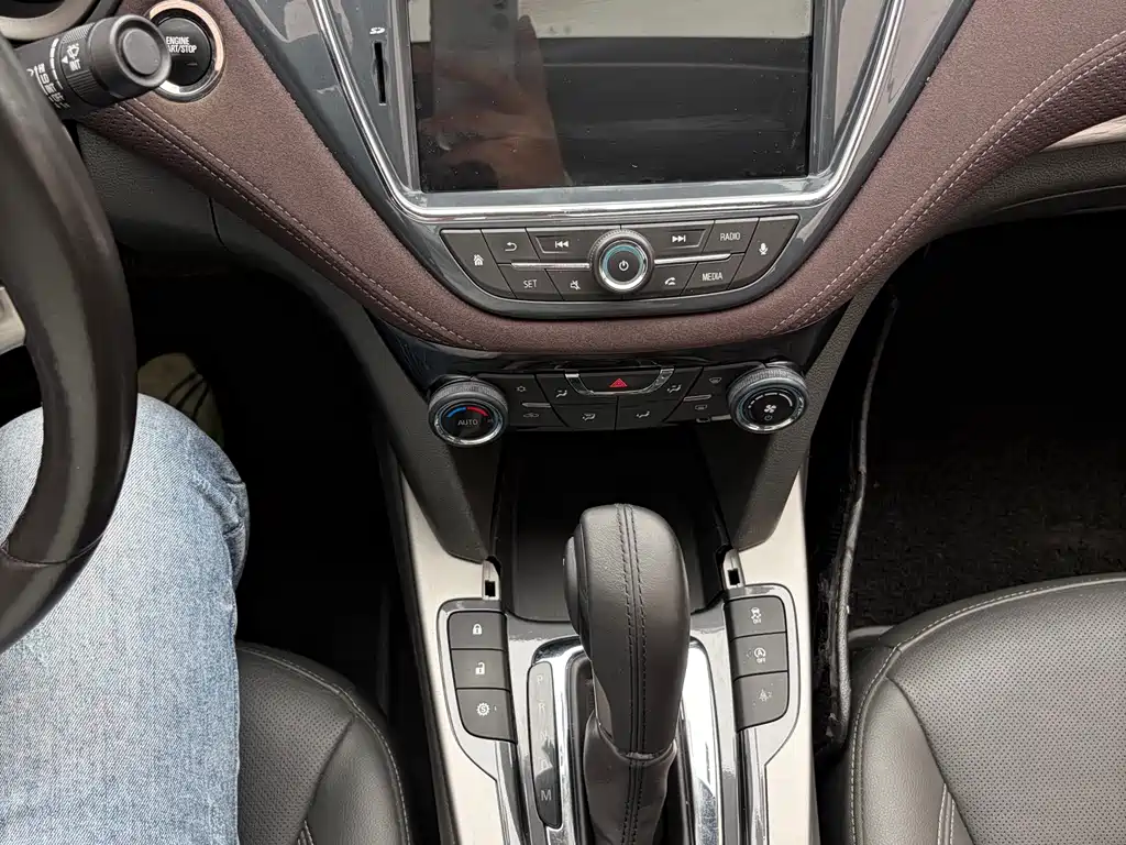 Chevrolet Malibu 2016 — фото 18
