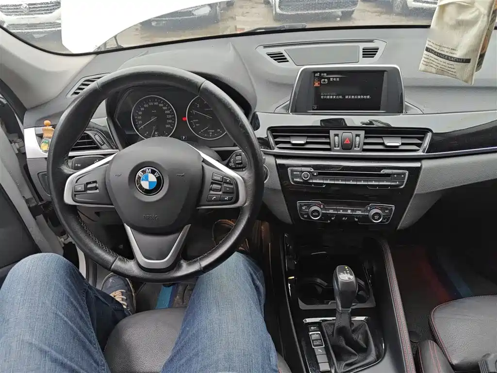 BMW X1 2017 — фото 10