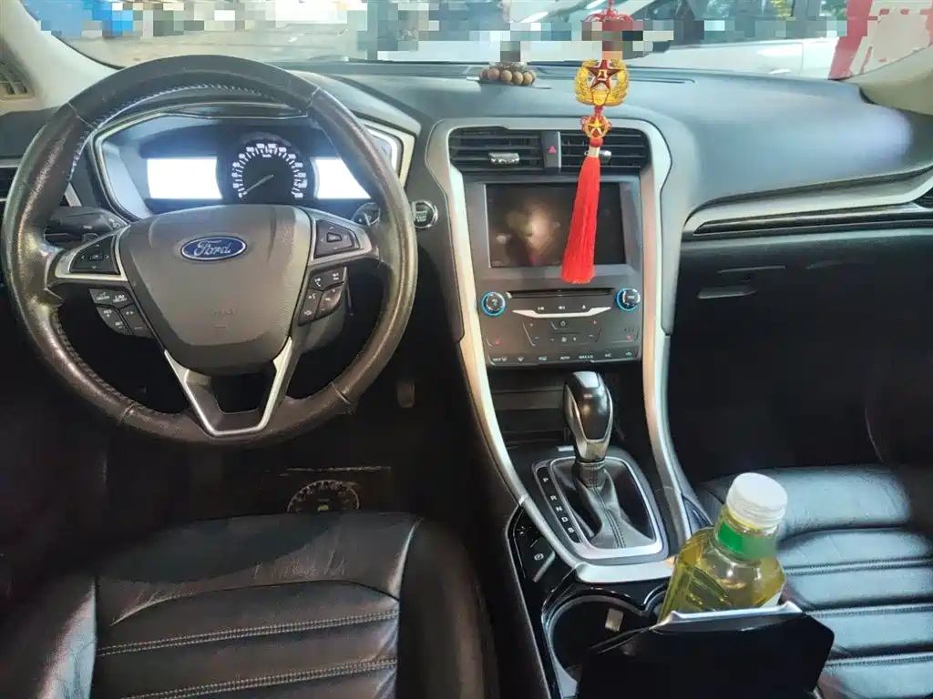 Ford Mondeo 2015 — фото 16