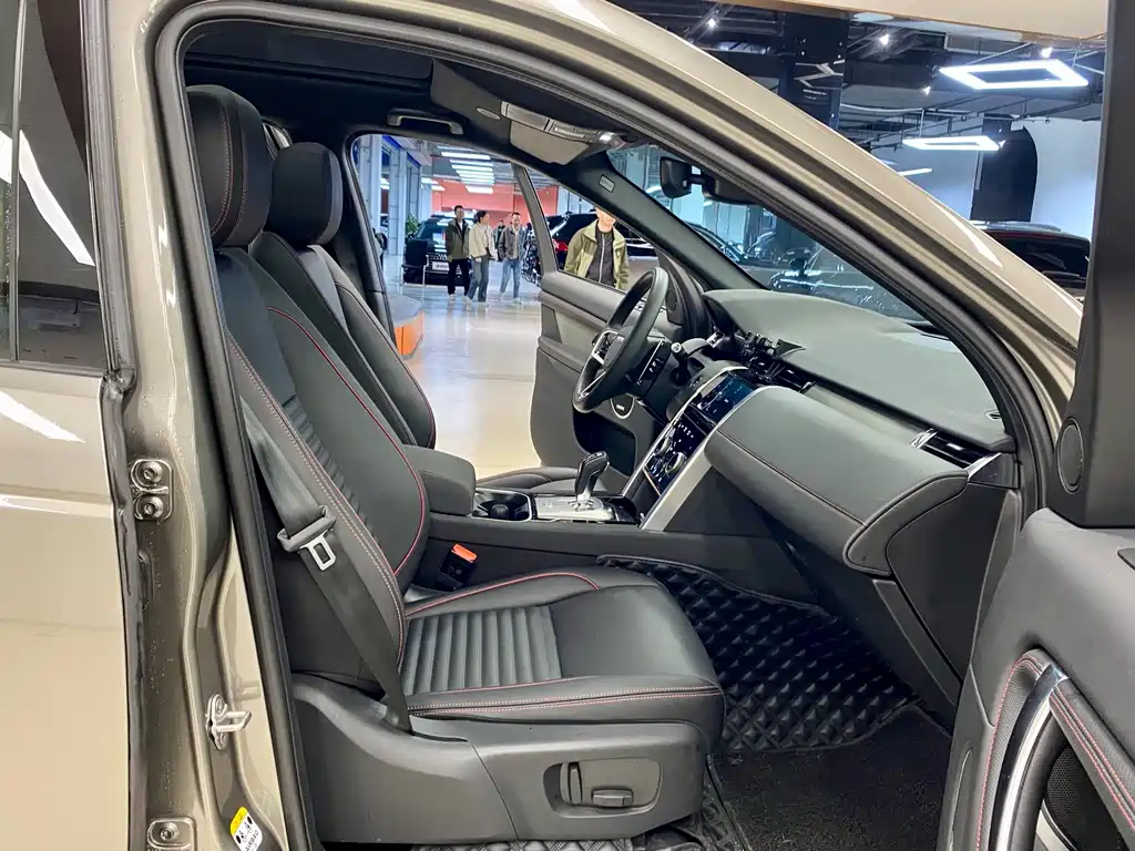 Land Rover Discovery Sport 2023 — фото 13