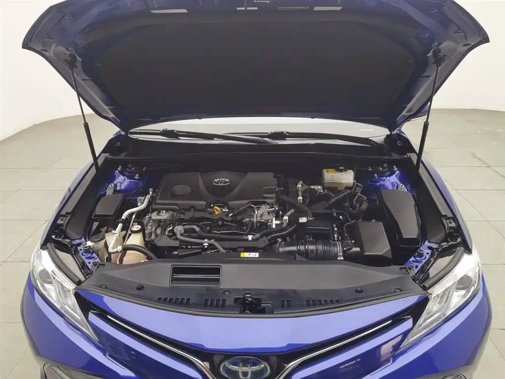 Toyota Camry 2018 — фото 6