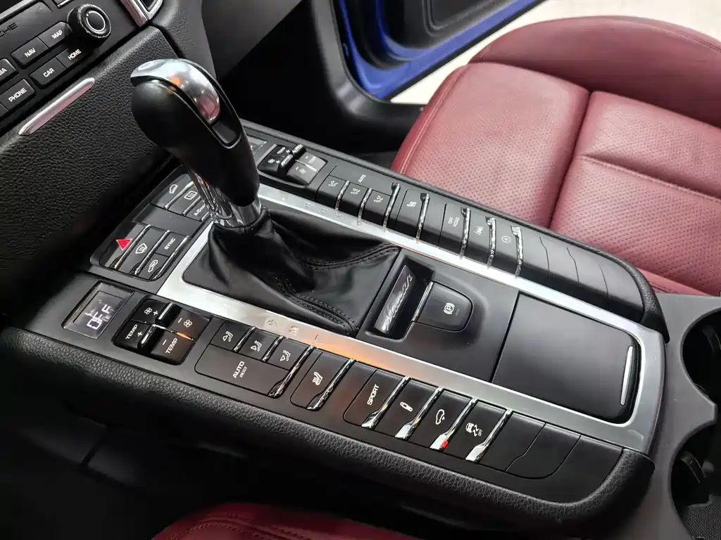 Porsche Macan 2018 — фото 10