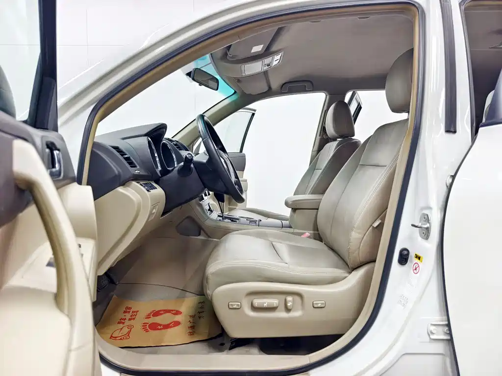 Toyota Highlander 2011 — фото 10