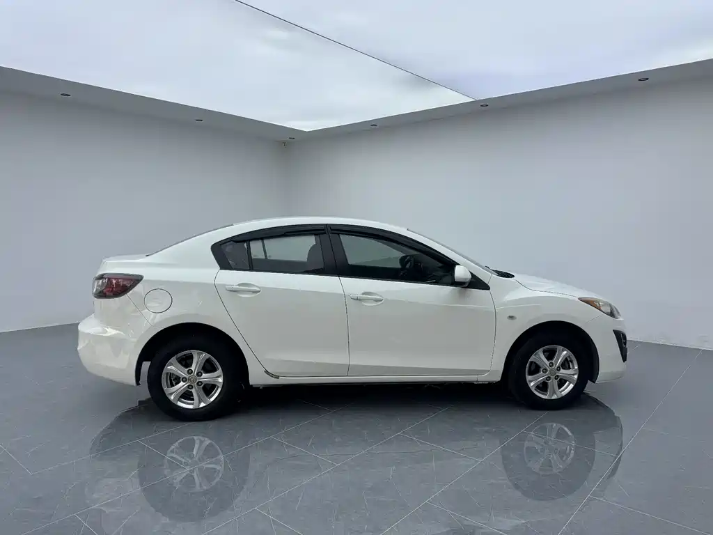 Mazda 3 Xingcheng 2016 — фото 14