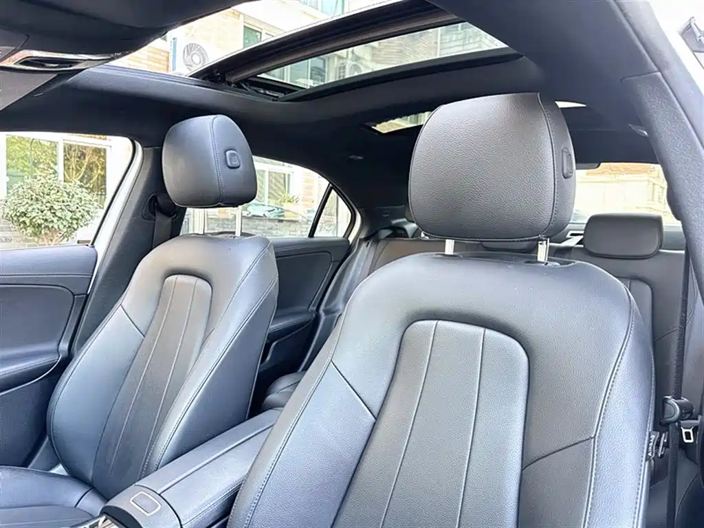Mercedes-Benz A-Class 2020 — фото 15
