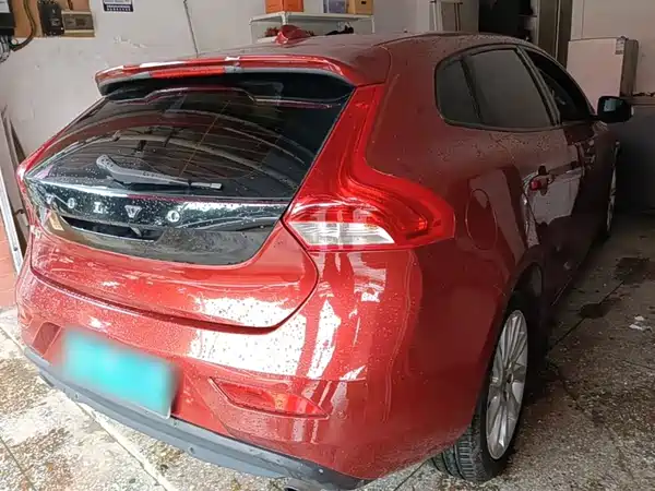 Volvo V40 2015