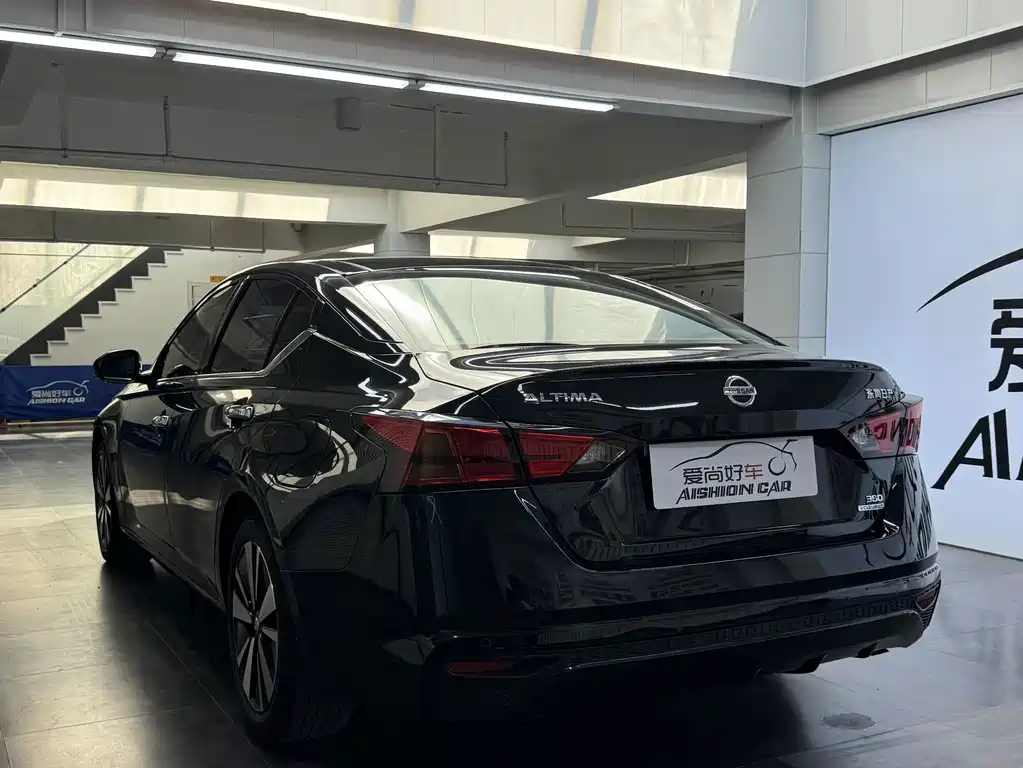 Nissan Teana 2022
