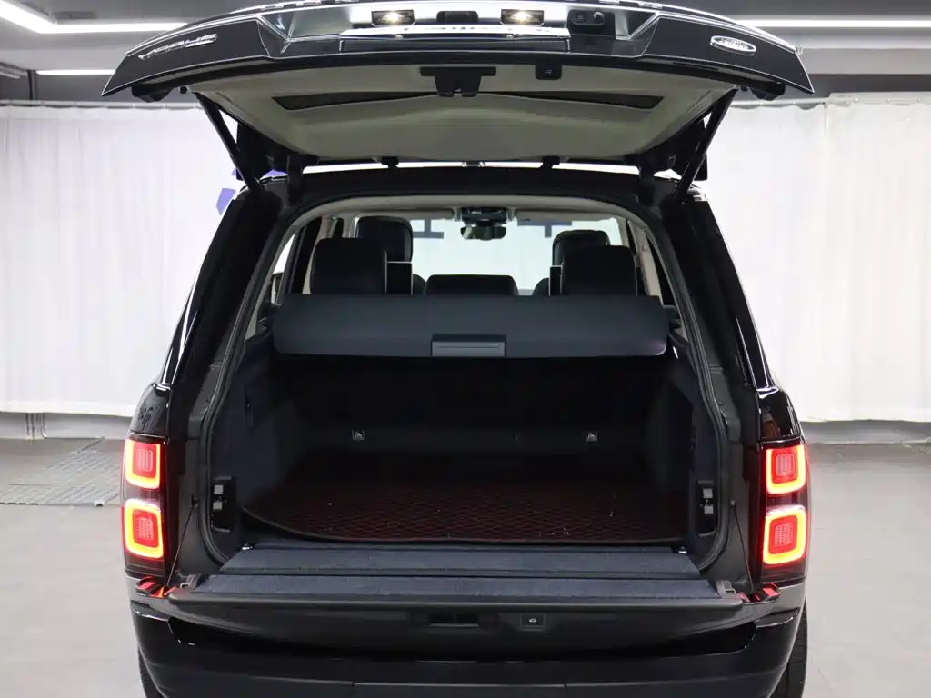 Land Rover Range Rover 2021 — фото 31