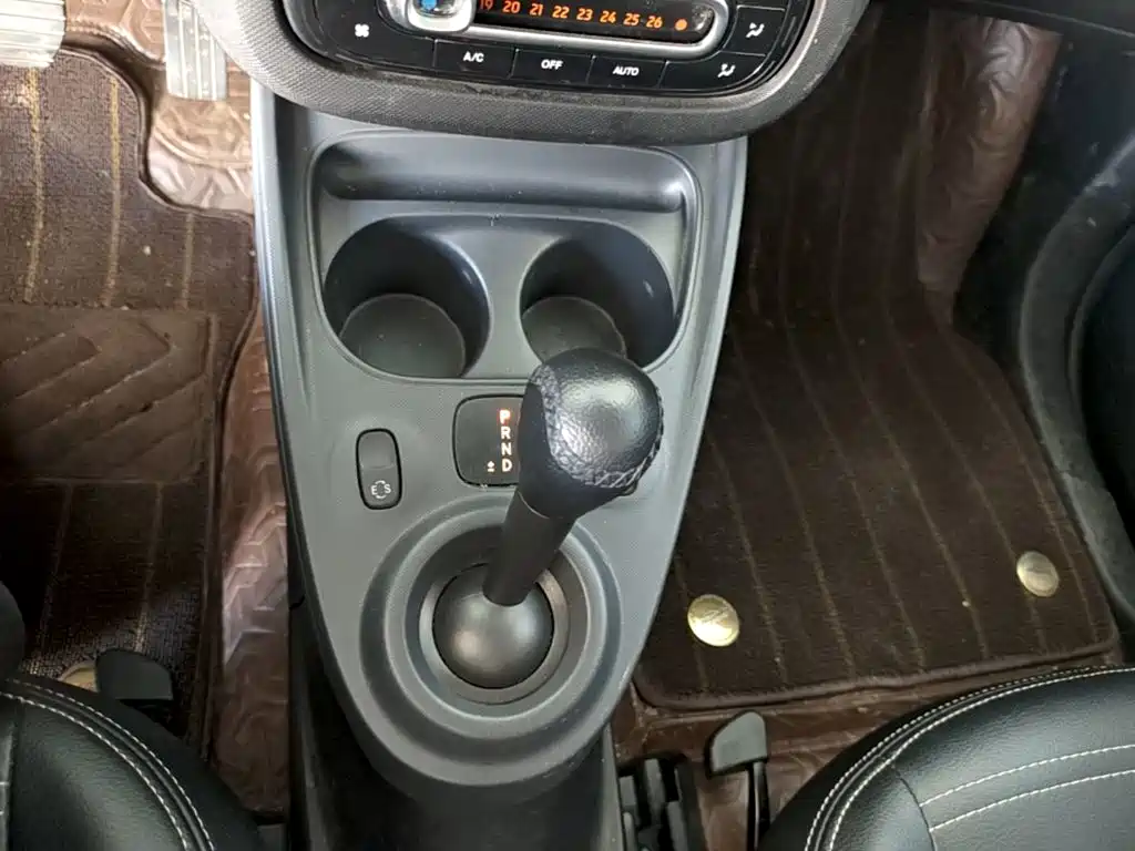 smart Fortwo 2017 — фото 14