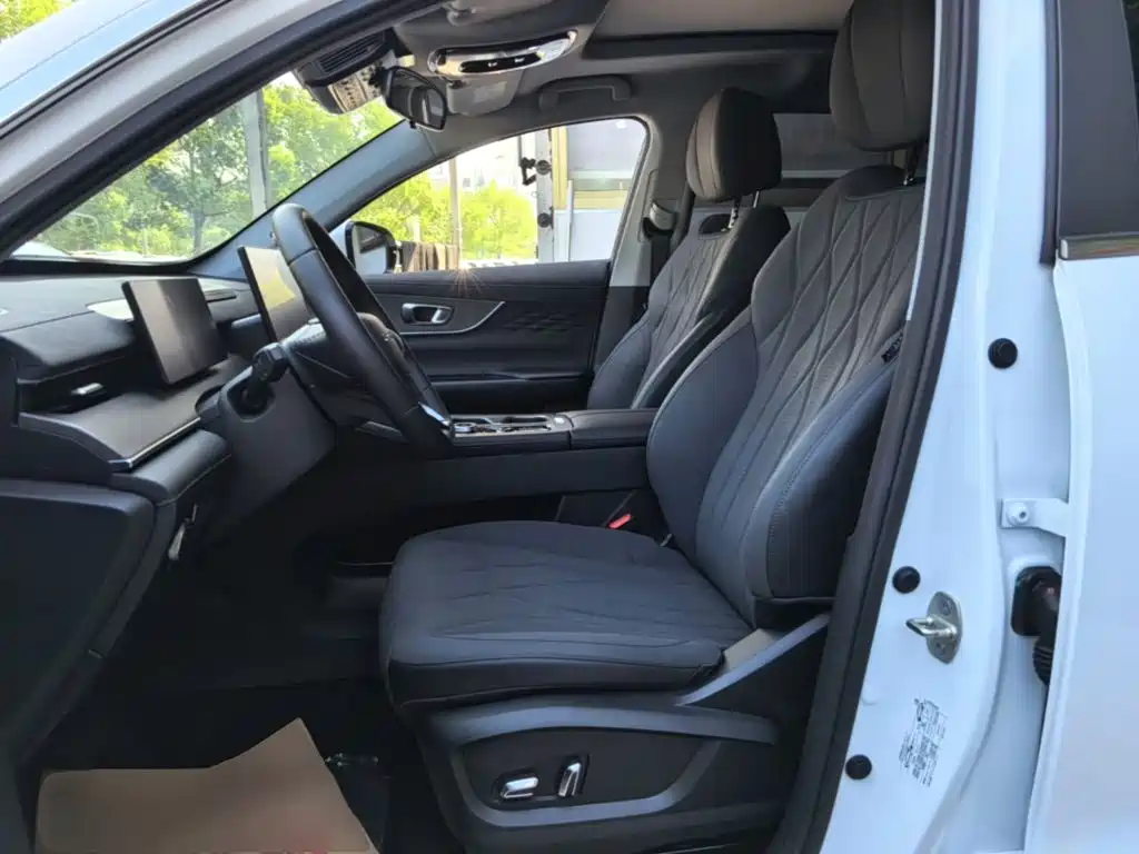 Chery Tiggo 8 PLUS 2025 — фото 15