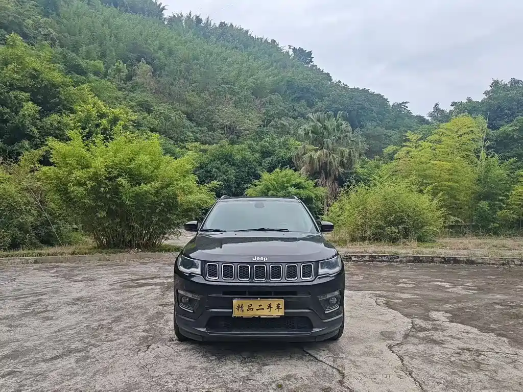 Jeep Compass 2018 — фото 1